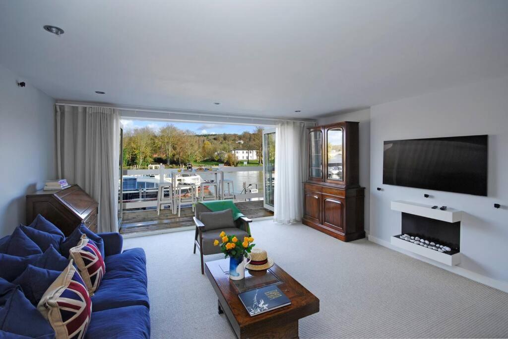 The Oars - Riverfront Property ヘンリー・オン・テムズ エクステリア 写真